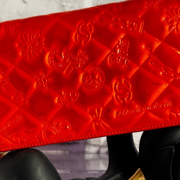 CHANEL Long Wallet Icon Tangerine Patent Bi-Fold Wallet Zip and Card Slots - Picture 6 of 13